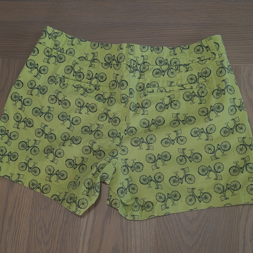 Crown & Ivy Green Bicycle Print Chino Shorts Women’s 8 Preppy Stretch Summer - Picture 5 of 8